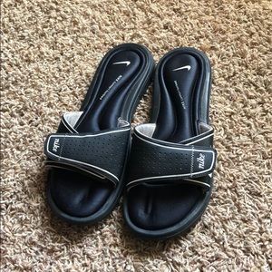 Nike slippers